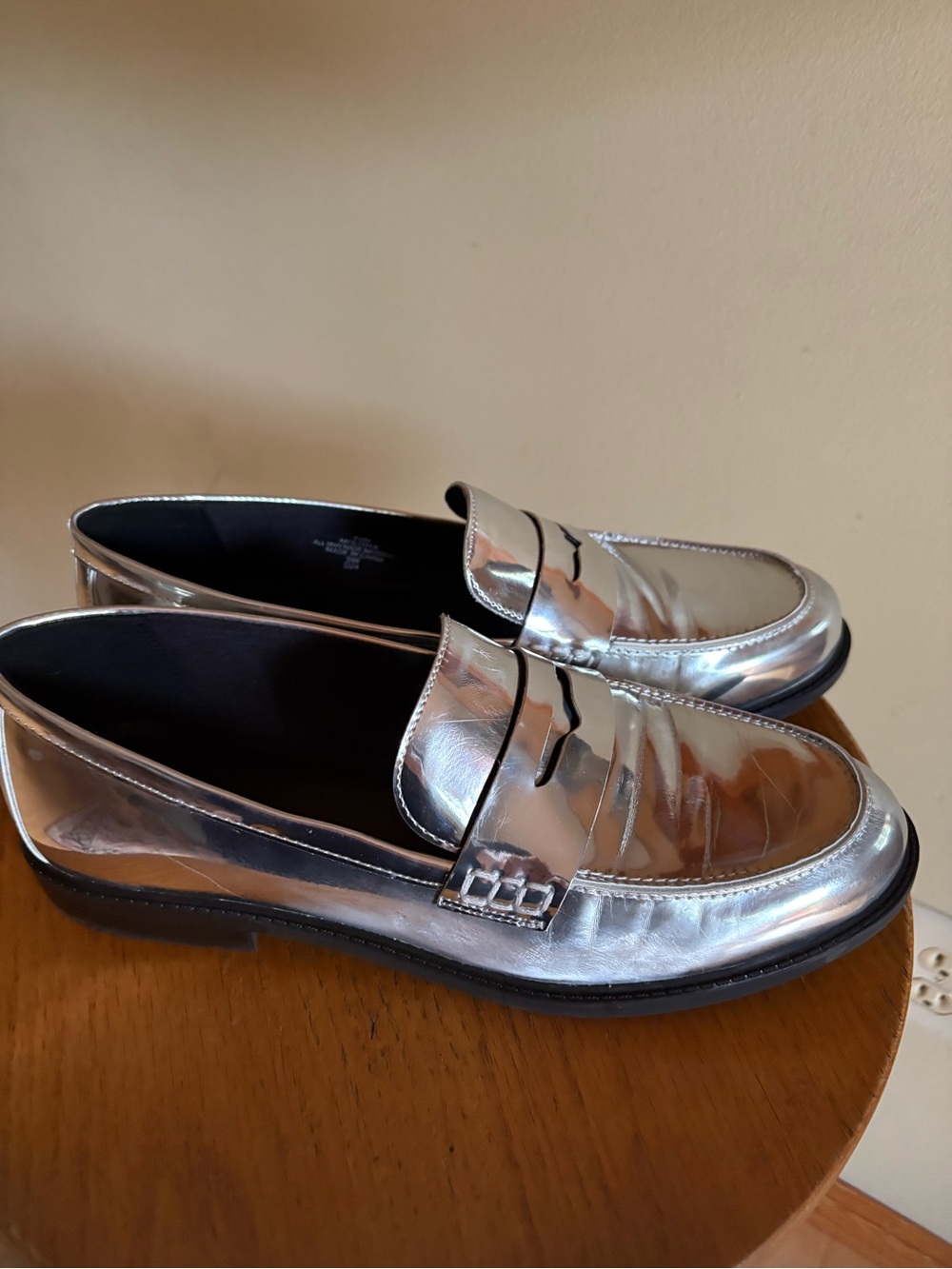 Marc Fisher Silver Metallic Patent Penny Loafers Women’s Shoes Size 10